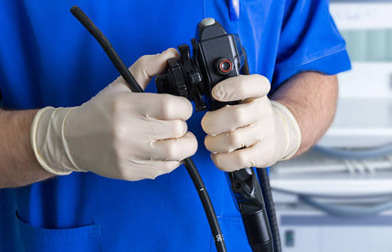 Médico endoscopista