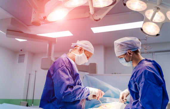 Médicos cirujanos generales